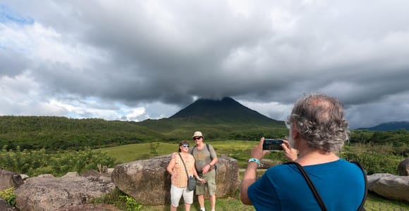 La Fortuna: Arenal Park Visit & Hot Springs with Meal