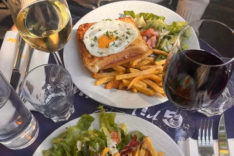 Paris Le Marais: Traditional Food Tour with Full Meal