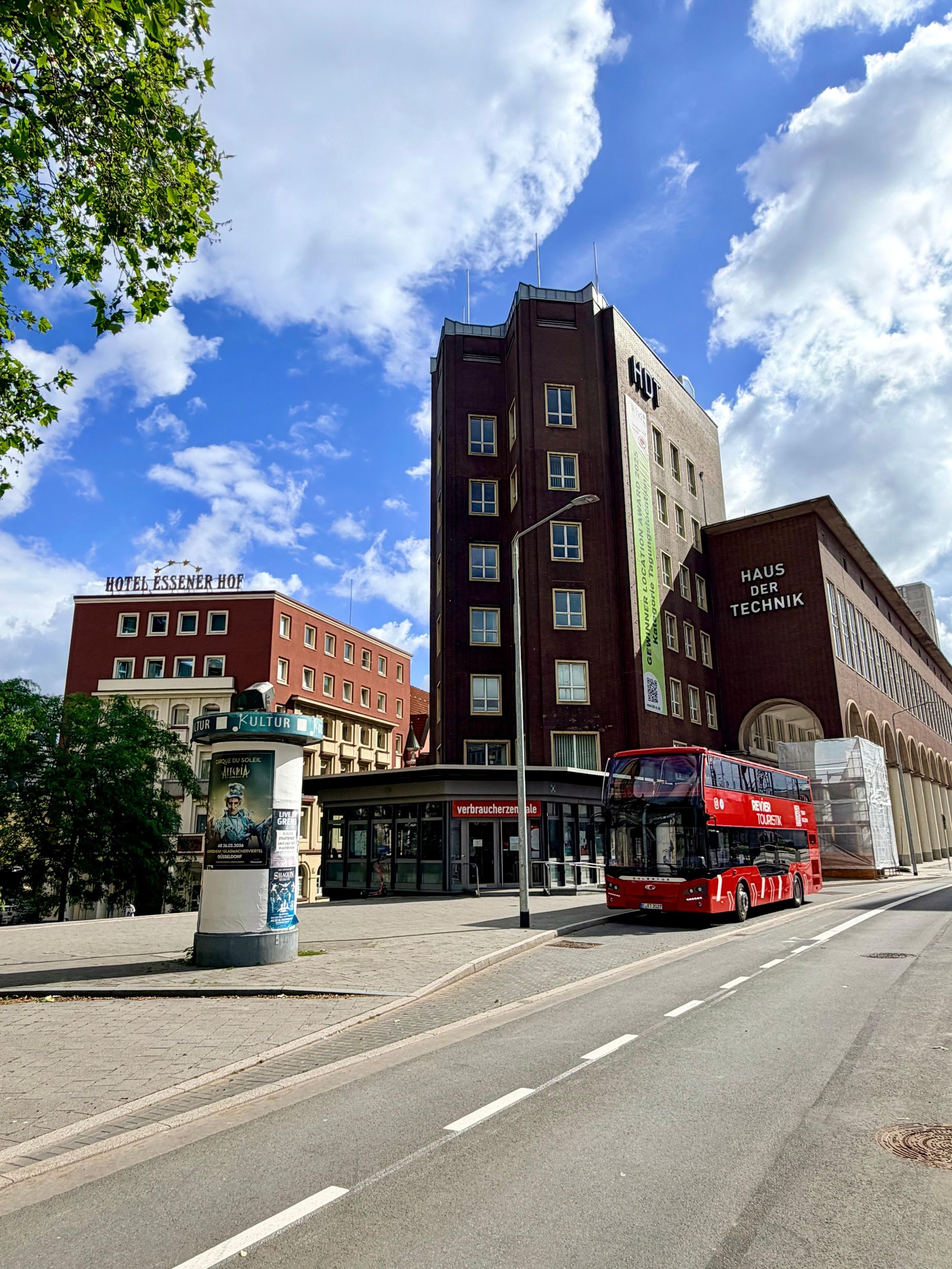 Essen: Bustour mit Audioguide – Highlights Villa Hügel & Zollverein