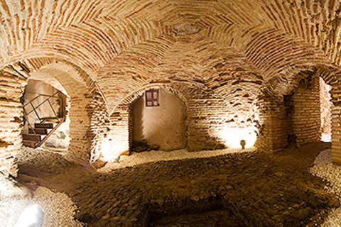 Underground Toledo Tour in English: Discover Hidden History
