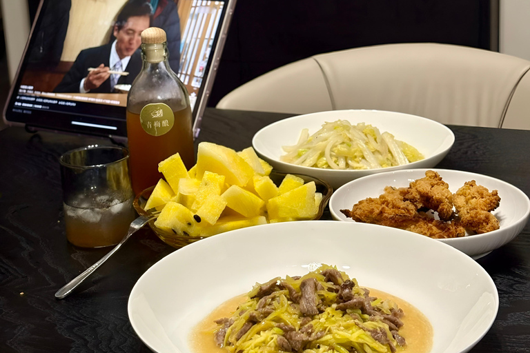 Guilin Home Experience: Share a Meal and Story with a Local Guide in Chinese or English