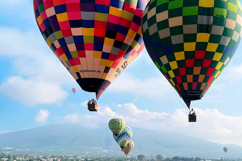 Teotihuacan: Voo de balão de ar quente Balões do céuTeotihuacan: Voo de balão de ar quente pela Sky Balloons