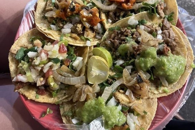 México: el mejor tour de comida callejera con un guía localMéxico: tour a pie privado de 3 horas con degustación