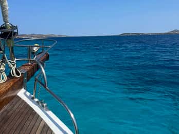 Paroikia: Despotiko & Blue Lagoon Cruise with Meal & Drinks