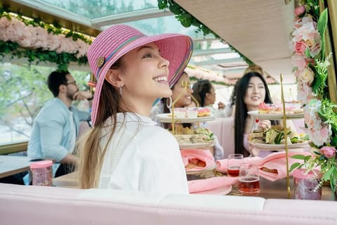 Miami: Double-Decker Bus Tea Tour with Snacks