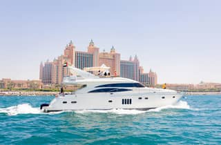 Dubai: The Luxury Yacht Tour with Live BBQ Option and Drinks