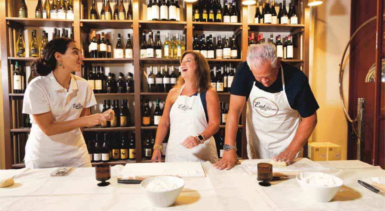 Fettuccine, Ravioli und Tiramisu Nudelherstellung in Rom Fettuccine, Ravioli und Tiramisu Nudelherstellung in Rom