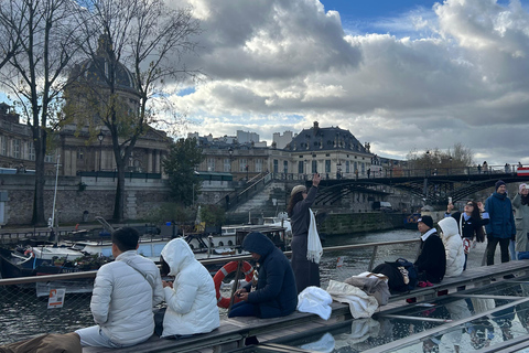 Paris: 1-Hour Seine Cruise departing from the Eiffel Tower