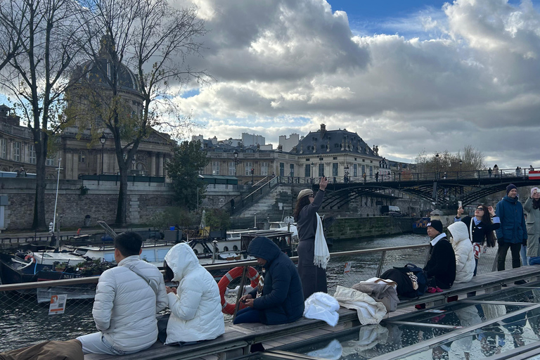 Paris: 1-Hour Seine Cruise departing from the Eiffel Tower