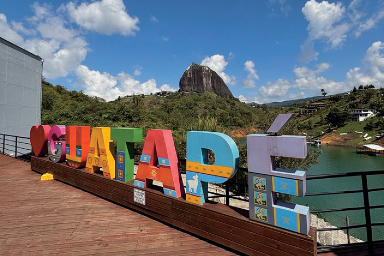 Medellín: Guatapé and Medellín City Door-to-Door Transfer Door-to-door transfer from Medellín to Guatapé.