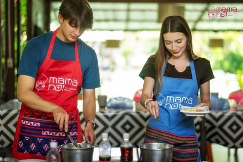 Lekcja gotowania na farmie ekologicznej w Chiang Mai w Mama Noi