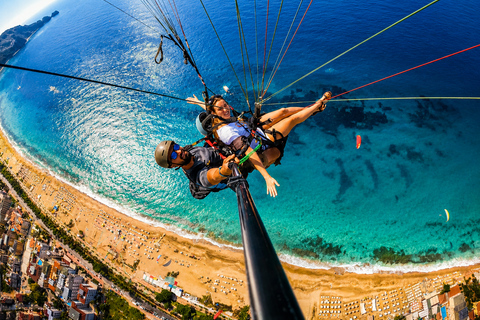 Alanya: Tandem Paragliding Experience with Pilot