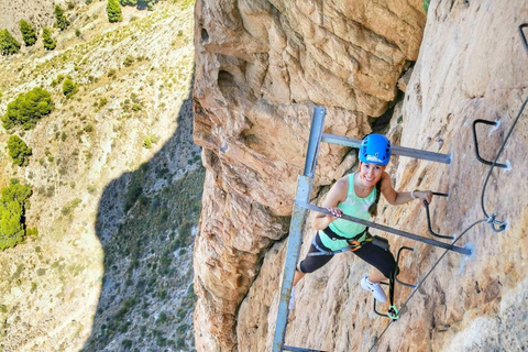 Alicante, Spanien Redovan Via Ferrata-klättringK2 (familjeavdelning)