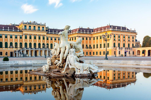 MegaCombo de Viena: Schönbrunn, Sisi, tour a pie y trasladosMegacombo de Viena: Schönbrunn, Sisi, tour a pie y traslados