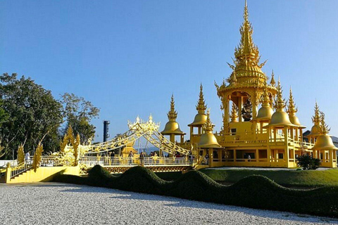 Chiang Mai: Vita, blå och stora Buddha Vita, blå och stora Buddha-tempel i Chiang RaiChiang Mai: Vita, blå och stora Buddha-tempel i Chiang Rai