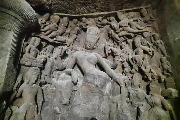 Mumbai: Excursão turística de dia inteiro ou de meio dia a MumbaiExcursão de meio dia às grutas de Kanheri com encontro