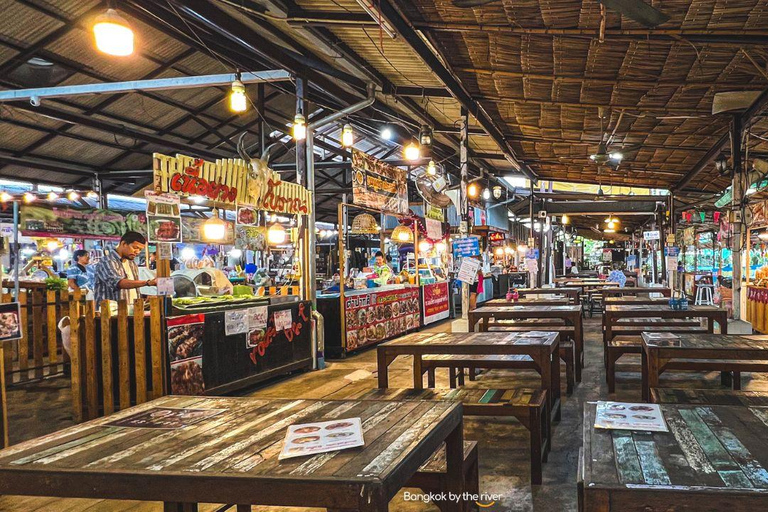 3 Hrs Private boat Tour Bangkok Floating Market by Flat Boat