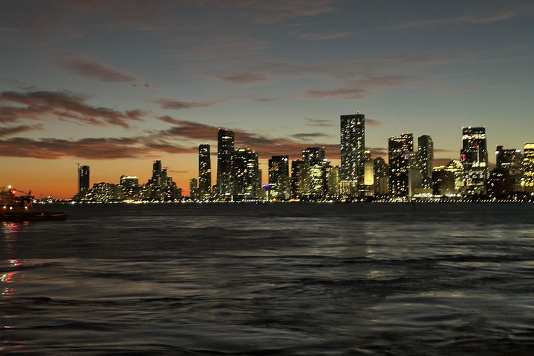 Miami: Unlimited Prosecco Cruise with Skyline Views