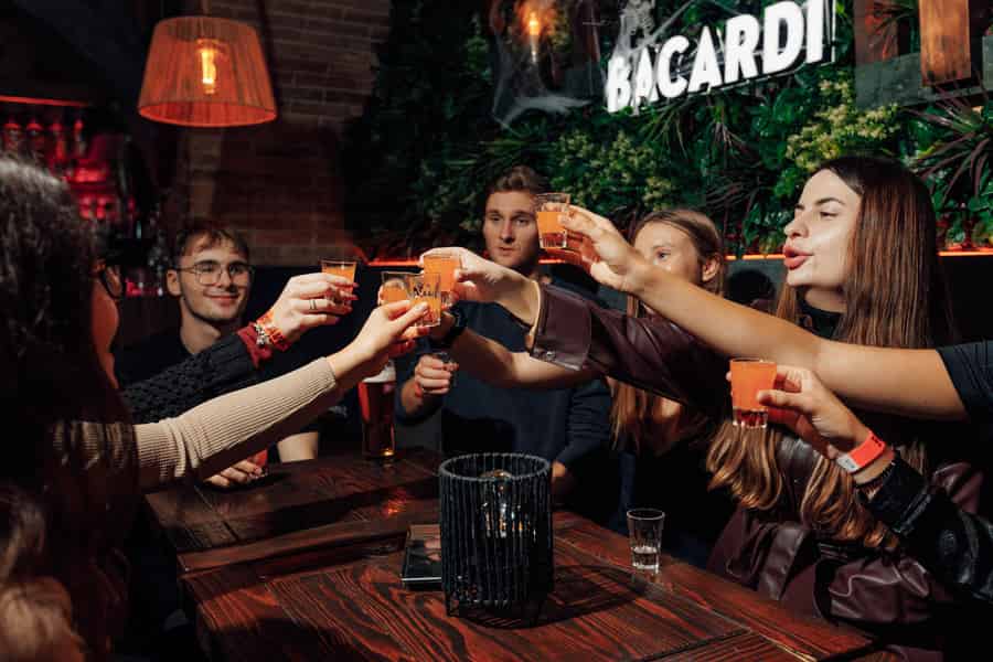 Bratislava: Private Kneipentour mit kostenlosem Bier und Schnäpsen. Foto: GetYourGuide