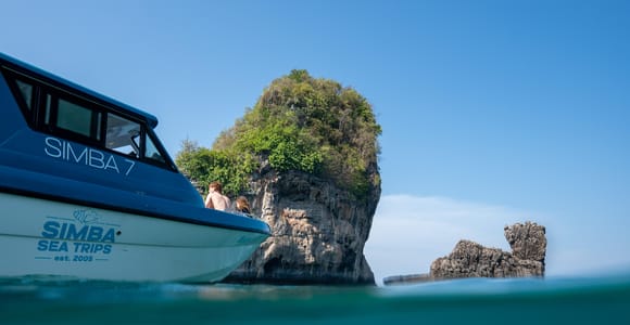 Phuket: Phi Phi Island Sunrise Small Group Speedboat Tour