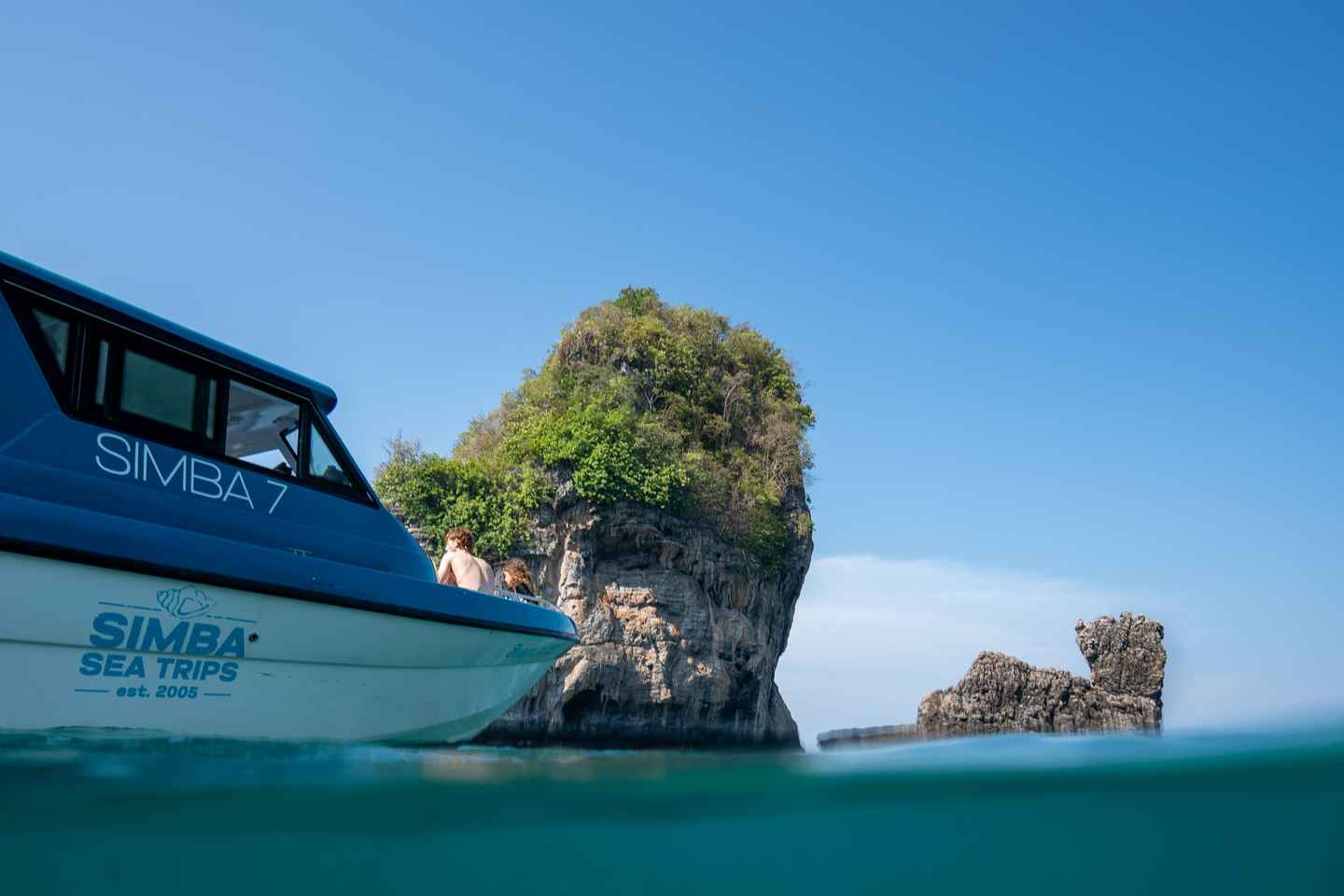 Phuket: Phi Phi Island Sunrise Small Group Speedboat Tour