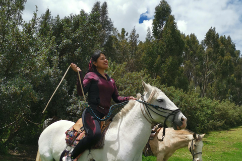 Cusco: Horseback Riding Tour to Inca Temples and Viewpoints