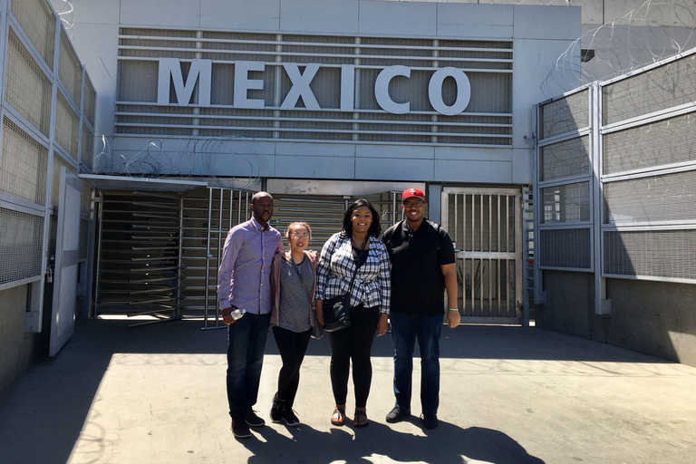 From San Diego: Tijuana City Guided Tour and Food Tasting