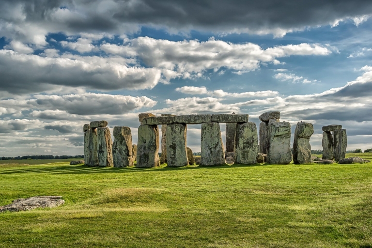 Vanuit Londen: dagtrip naar Stonehenge en Bath met geheime locatieStonehenge en Bath kleine groepstour vanuit London Eye