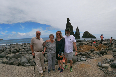 Excursión Privada a las Piscinas Naturales y Cascadas de Porto Moniz