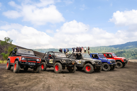 Mount Batur: Sunrise Jeep Tour &amp; Natural Hot SpringPrivat tur med transfer