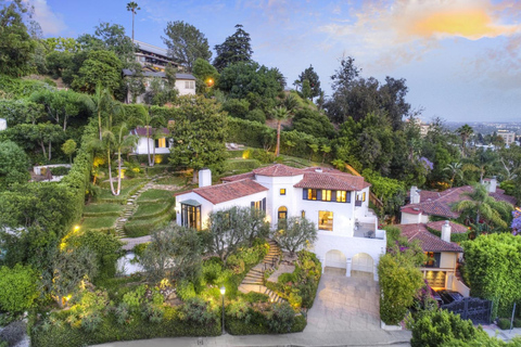 Hollywood: Walking and Hiking Sunset Tour & LA Skyline Views Hollywood: Walking and Hiking Sunset Tour with Scott & Blue