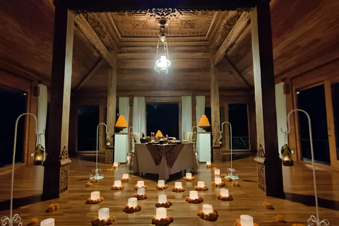 乌布：巴厘岛皇家晚餐，热带森林景观素食菜单