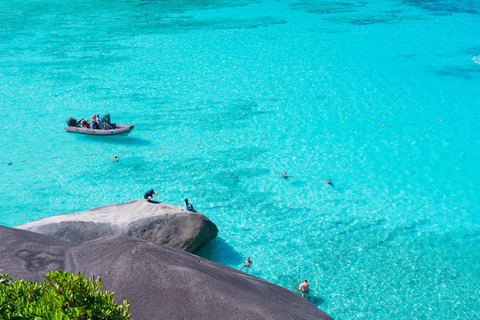 Phuket/Khao Lak : Circuit aventure sur les îles Similan avec 3 repasKhaolak : Circuit d&#039;aventure sur les îles Similan avec 3 repas