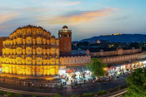 Jaipur: City Night Tour with Patrika Gate & Masala Chowk Tea