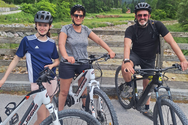 Excursion en E-bike dans les gorges de la Grande Soča et la forêt aquatique de Šunik