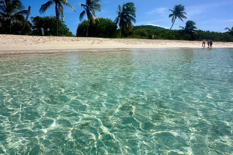 Fajardo: Culebra Island Private Boat Tour with Charcuterie