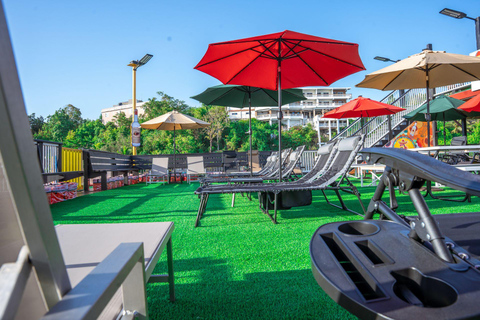 Montego Bay : Poko Loko Floating Bar Island Chill TourMontego Bay : Excursion détente sur l&#039;île du bar flottant Poko Loko