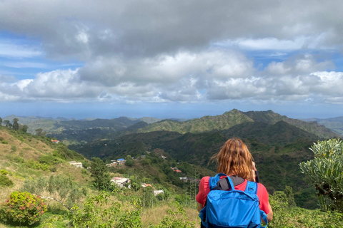 From Praia: Purgueira-Picos Sunrise Hike with Picnic Santiago: From the Beach, a Sunrise Hike to Purgueira-Picos with a Picnic