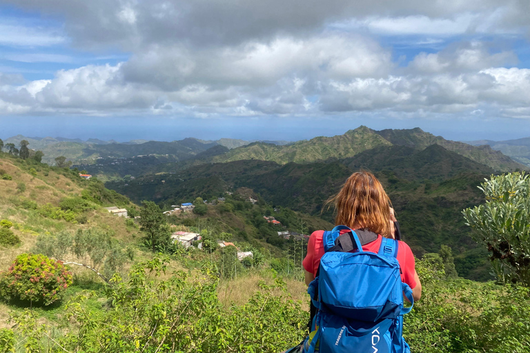 From Praia: Purgueira-Picos Sunrise Hike with Picnic Santiago: From the Beach, a Sunrise Hike to Purgueira-Picos with a Picnic