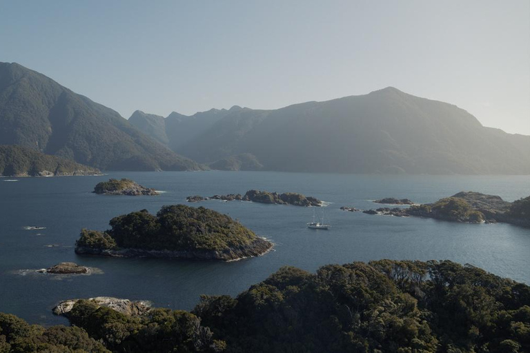 Te Anau: Doubtful &amp; Dusky Sound Helicopter Flight