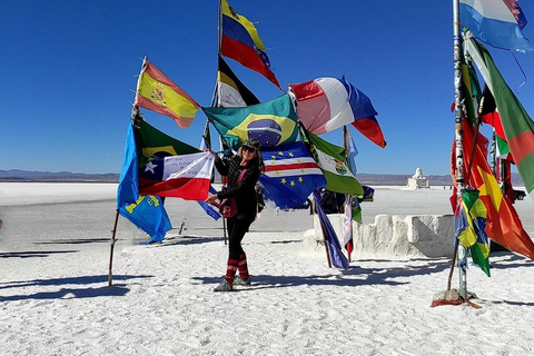 Uyuni: Salt Flats, Train Cemetery, and Stargazing Tour