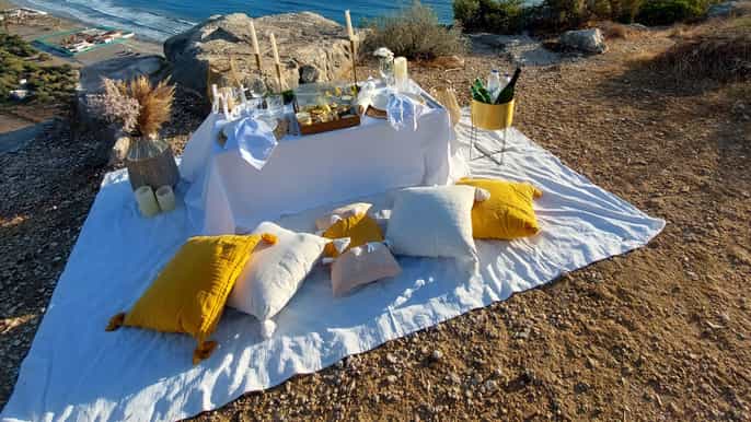 Luksusowy piknik na plaży w Limassol z opcjonalnymi dodatkami
