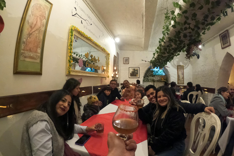 GhosTour La Candelaria BogotáBogota : Visite guidée des fantômes à La Candelaria