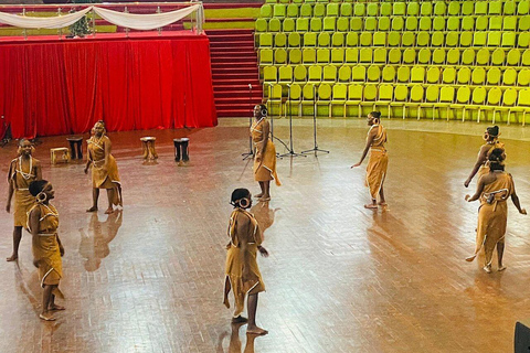 Nairobi: Giraffes, Karen Blixen & Cultural Rhythms