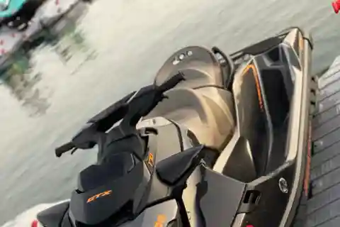 Doha, Katar. alter Hafen von Doha "Jetski und Jetbootverleih".