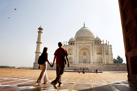 Taj Mahal e Agra: tour da Delhi in treno GatimaanDa Delhi: tour all-inclusive di Taj Mahal e Agra in Gatiman