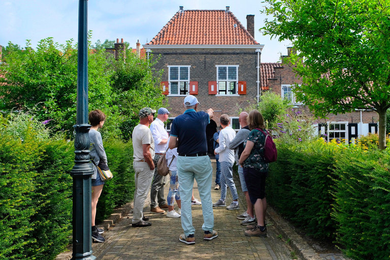 The Hague: Courtyard Walking Tour Hofjeswandeling