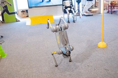 上海：最新日常科技，包括机器人、电动汽车和无人机标准套餐（含无人机送货体验）