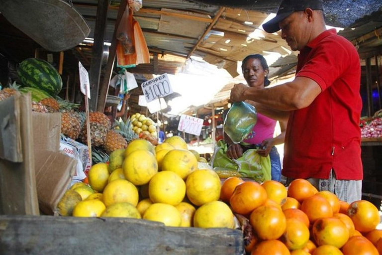 Cartagena: tour guidato del mercato di Bazurto con pranzo e trasferimentoCartagena: tour guidato al mercato di Bazurto con pranzo e trasferimento