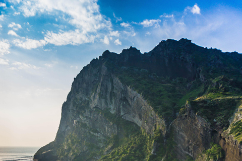 Jeju: Day Tour, Small Volcano & Landmark & UNESCO Heritage Private Day Tour 5hr (Just Car Charter/Not including ticket)